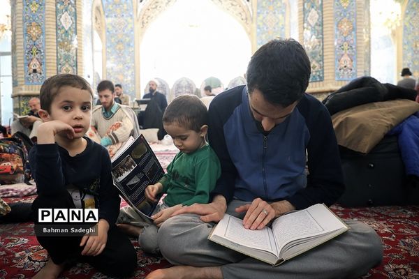 اعتکاف دانش‌آموزان و دانشجومعلمان