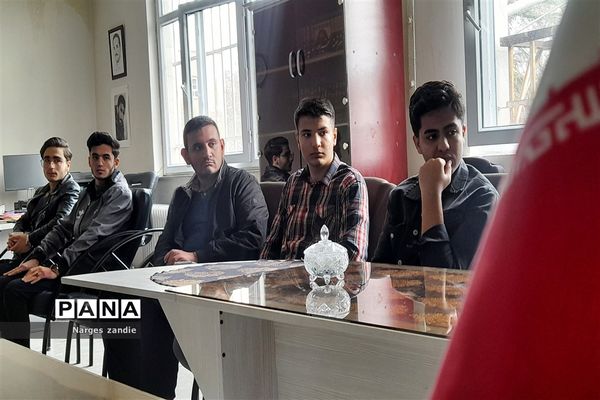 جلسه هم‌اندیشی و آموزش خبرنگاری ویژه دانش‌آموز خبرنگاران پانا در ملارد