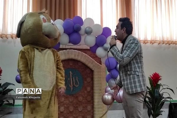 برگزاری مراسم روز پدر در دبستان کودک مسلمان شهرستان قرچک