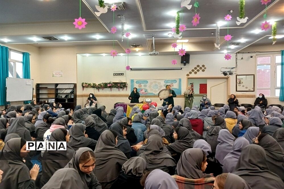 جشن ولادت امیر المومنین  و روز پدردردبیرستان شهید تیمسار فلاحی ناحیه یک کرج