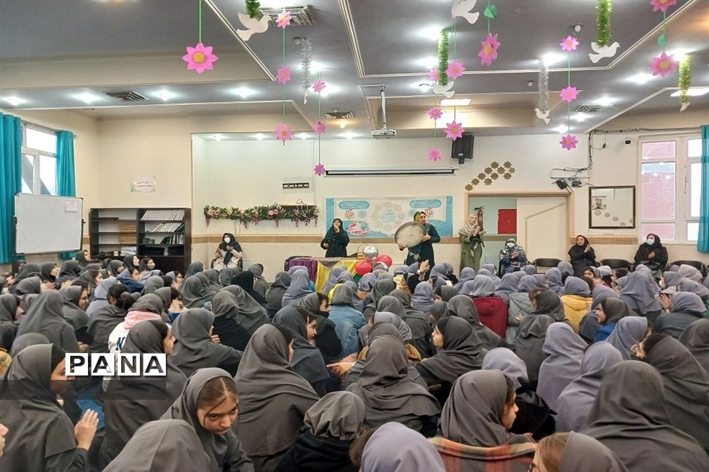 جشن ولادت امیر المومنین  و روز پدردردبیرستان شهید تیمسار فلاحی ناحیه یک کرج