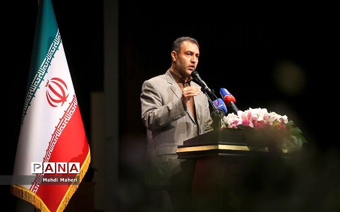 از ایران عزیز همچون گنج مراقبت کنید