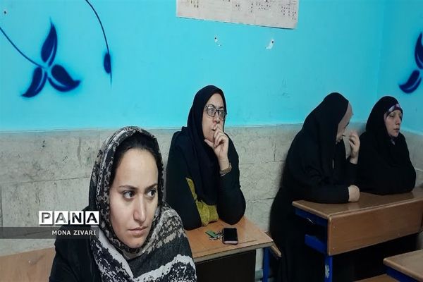 اجرای طرح سلامت دوران بلوغ در مدارس ناحیه یک بهارستان