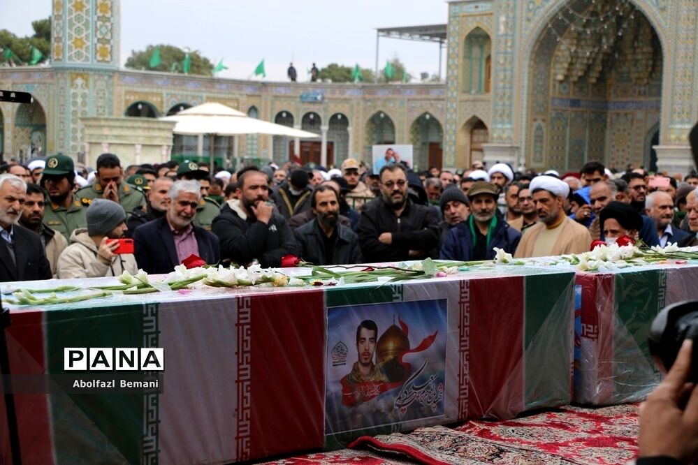 تشییع پیکر شهیدان «آقازاده نژاد» و «کریمی» در قم