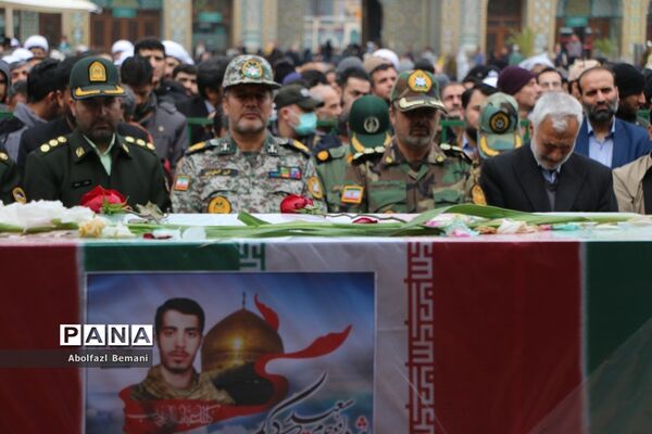 تشییع پیکر شهیدان «آقازاده نژاد» و «کریمی» در قم