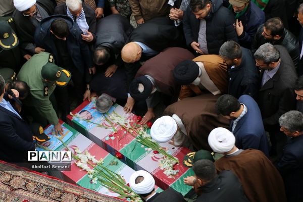 تشییع پیکر شهیدان «آقازاده نژاد» و «کریمی» در قم
