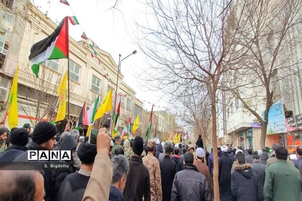 تشییع پیکر شهیدان «آقازاده نژاد» و «کریمی» در قم