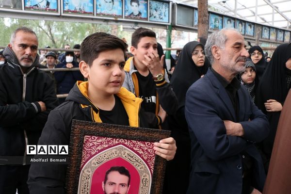 تشییع پیکر شهیدان «آقازاده نژاد» و «کریمی» در قم