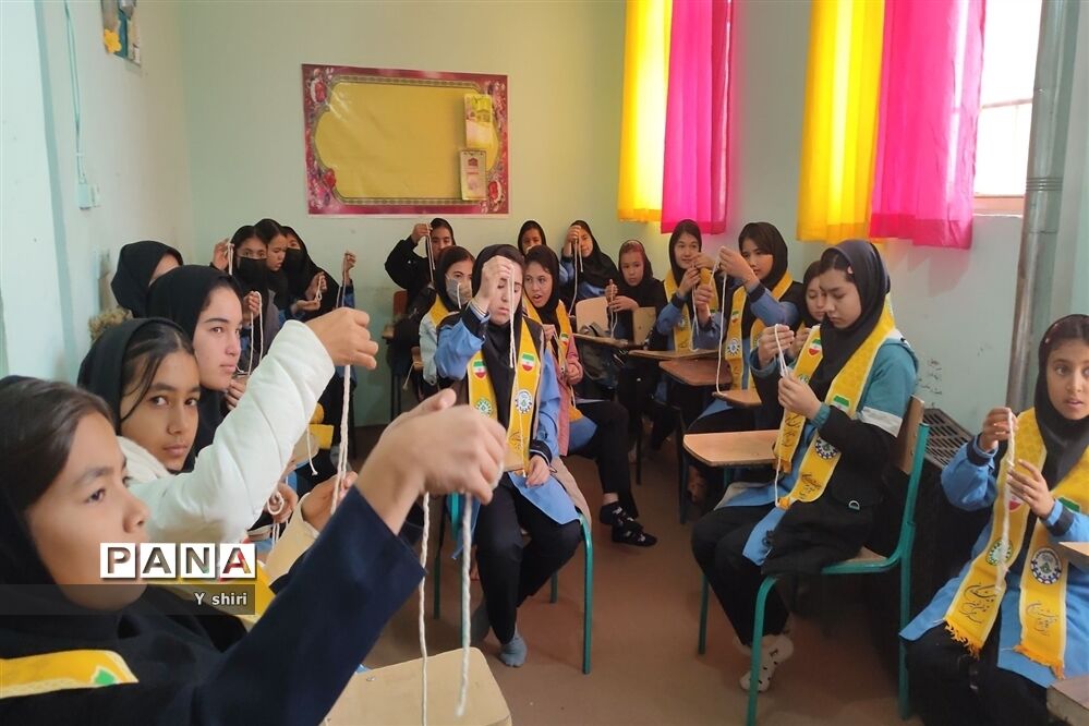 آموزش پیشتازان در مدارس محروم شهرستان‌های مانه و سملقان