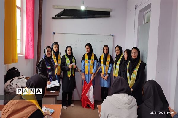 آموزش پیشتازان در مدارس محروم شهرستان‌های مانه و سملقان