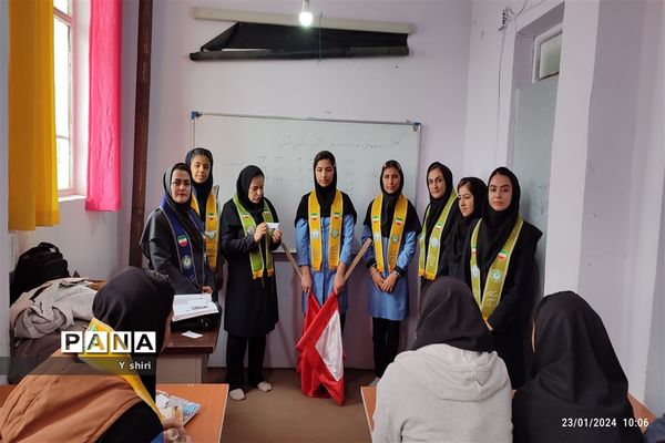 آموزش پیشتازان در مدارس محروم شهرستان‌های مانه و سملقان