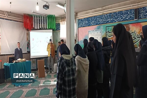 همایش رأی اولی‌ها در هنرستان شیخ محمد بلیغ شهرستان فیروزکوه