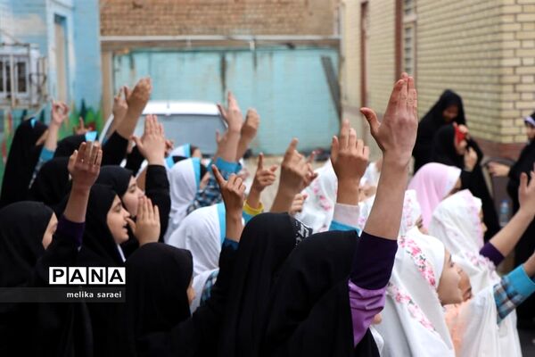 جشن  میلاد امام علی(ع) در آموزشگاه کمیل ناحیه یک بهارستان