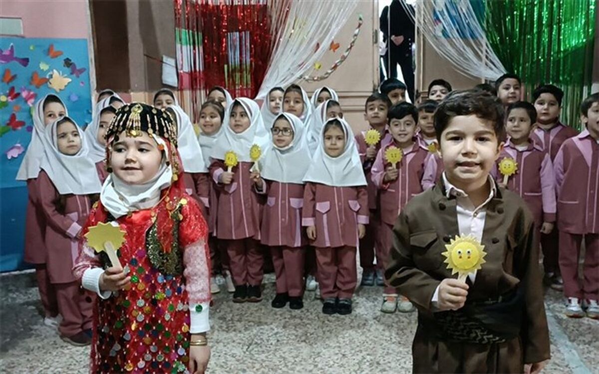رونمایی از تابلو  کودکستان خورشید در شهرستان قرچک/ فیلم