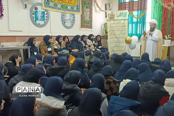 برگزاری جشن میلاد حضرت علی(ع) در مدارس کهریزک