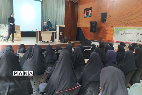 برگزاری جشن تکلیف سیاسی برای رای اولی ها در ورامین