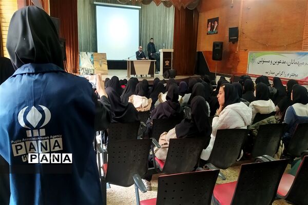 برگزاری جشن تکلیف سیاسی برای رای اولی ها در ورامین