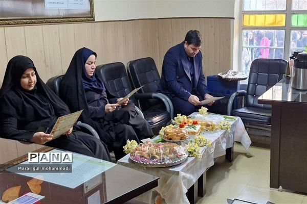 برگزاری نمایشگاه فرهنگی هنری و سفره سالم در دبیرستان پردیسان ورامین