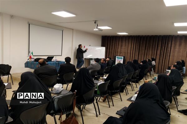 برگزاری کلاس آموزشی فعالیت‌های اردویی در منطقه ۱۶