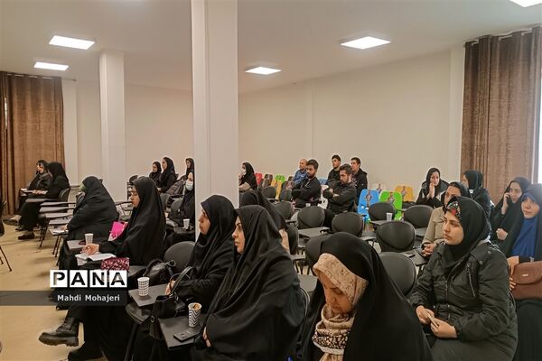 برگزاری کلاس آموزشی فعالیت‌های اردویی در منطقه ۱۶