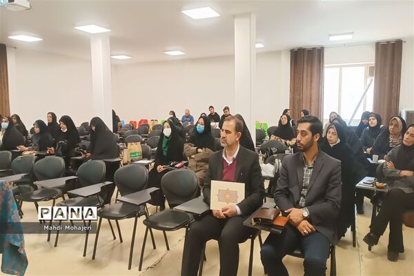 برگزاری کلاس آموزشی فعالیت‌های اردویی در منطقه ۱۶