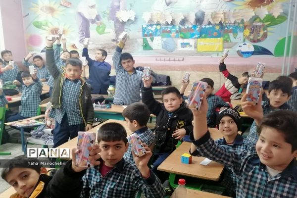 توزیع شیر در آموزشگاه علامه طباطبایی شهرستان پیشوا