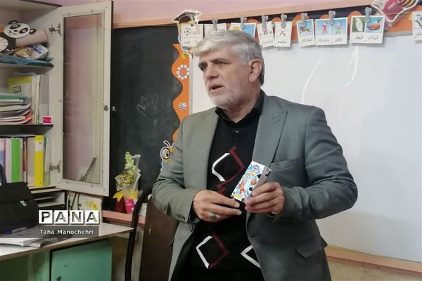 توزیع شیر در آموزشگاه علامه طباطبایی شهرستان پیشوا