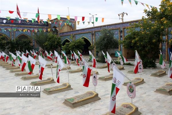 بازدید دانش آموزان ناحیه سه قم از مناطق عملیاتی جنوب