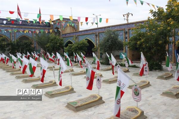 بازدید دانش آموزان ناحیه سه قم از مناطق عملیاتی جنوب