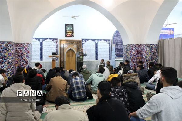 بازدید دانش آموزان ناحیه سه قم از مناطق عملیاتی جنوب