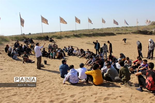 بازدید دانش آموزان ناحیه سه قم از مناطق عملیاتی جنوب