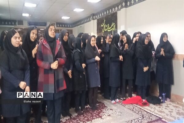 مراسم ولادت امام علی «ع» و روز پدر در دبیرستان نمونه دولتی شهید نصرتی