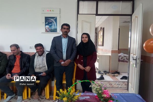 مراسم ولادت امام علی «ع» و روز پدر در دبیرستان نمونه دولتی شهید نصرتی