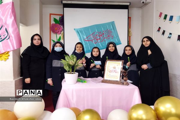 برگزاری مراسم ولادت امام علی (ع) درمدرسه همای ۲ ناحیه ۲ مشهد