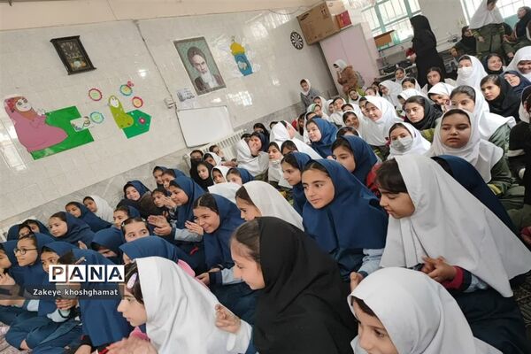برگزاری جشن میلاد حضرت علی (ع) و روز پدر در مدرسه شهید خاقانی شهرستان شیروان