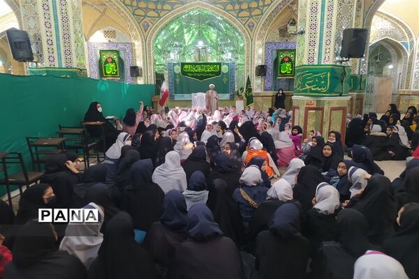 جشن دانش‌آموزان آموزشگاه شهید مفتح به‌مناسبت میلاد فرخنده مولای متقیان