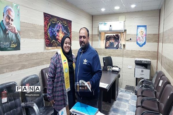 پویش بوسه بر دستان پدر توسط تشکیلات پیشتازان شادگان