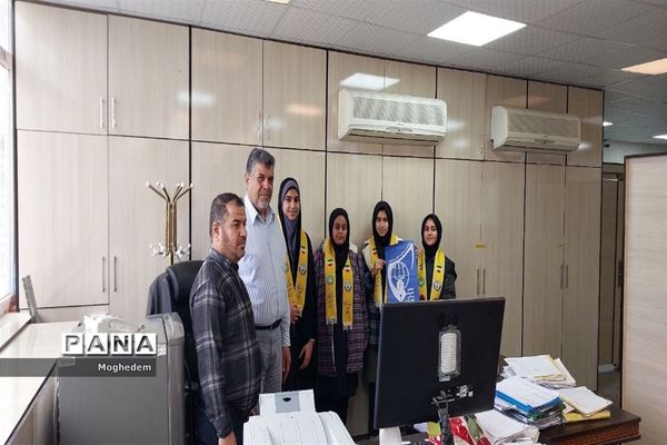 پویش بوسه بر دستان پدر توسط تشکیلات پیشتازان شادگان