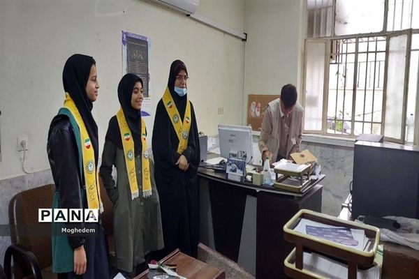 پویش بوسه بر دستان پدر توسط تشکیلات پیشتازان شادگان