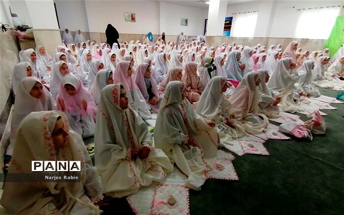 برگزاری مراسم معنوی جشن عبادت دانش آموزان دختر شهر فاروج در حوزه علمیه فاطمیه/ فیلم