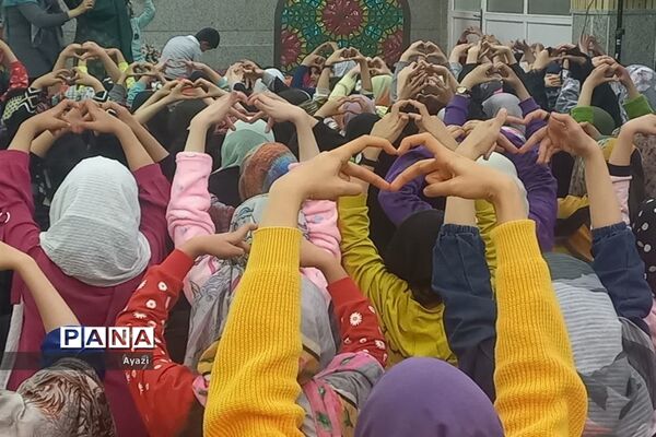 مراسم اعتکاف دانش‌آموزی در مسجد النبی اصفهان