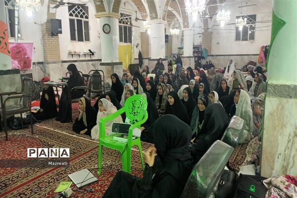 اعتکاف دانش‌آموزی در مسجد محبین نوش آباد