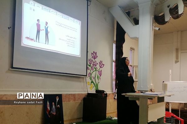 اجرای طرح سواد مالی در دبیرستان متوسطه اول زینبیه۲ شهریار