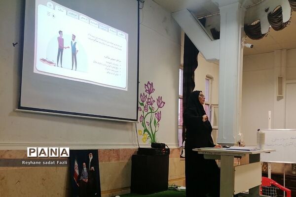 اجرای طرح سواد مالی در دبیرستان متوسطه اول زینبیه۲ شهریار