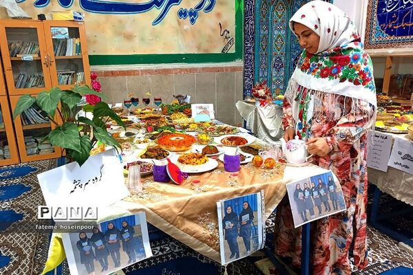 جشنواره غذا در دبیرستان دخترانه خاتم الانبیا در ناحیه دو بهارستان