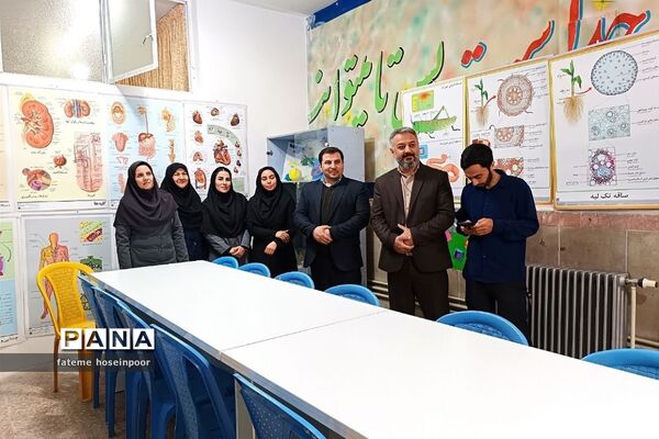 جشنواره غذا در دبیرستان دخترانه خاتم الانبیا در ناحیه دو بهارستان