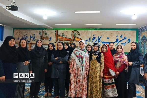 جشنواره غذا در دبیرستان دخترانه خاتم الانبیا در ناحیه دو بهارستان
