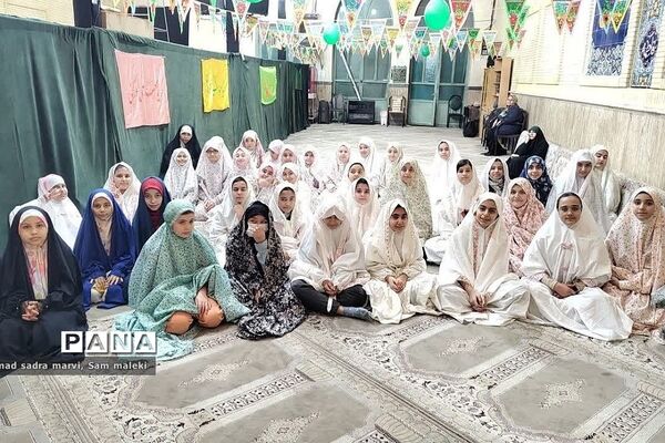 حضور دانش‌آموزان ناحیه دو شهرری در مراسم معنوی اعتکاف