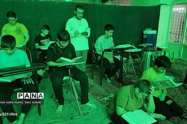 حضور دانش‌آموزان ناحیه دو شهرری در مراسم معنوی اعتکاف