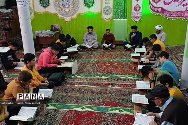 حضور دانش‌آموزان ناحیه دو شهرری در مراسم معنوی اعتکاف
